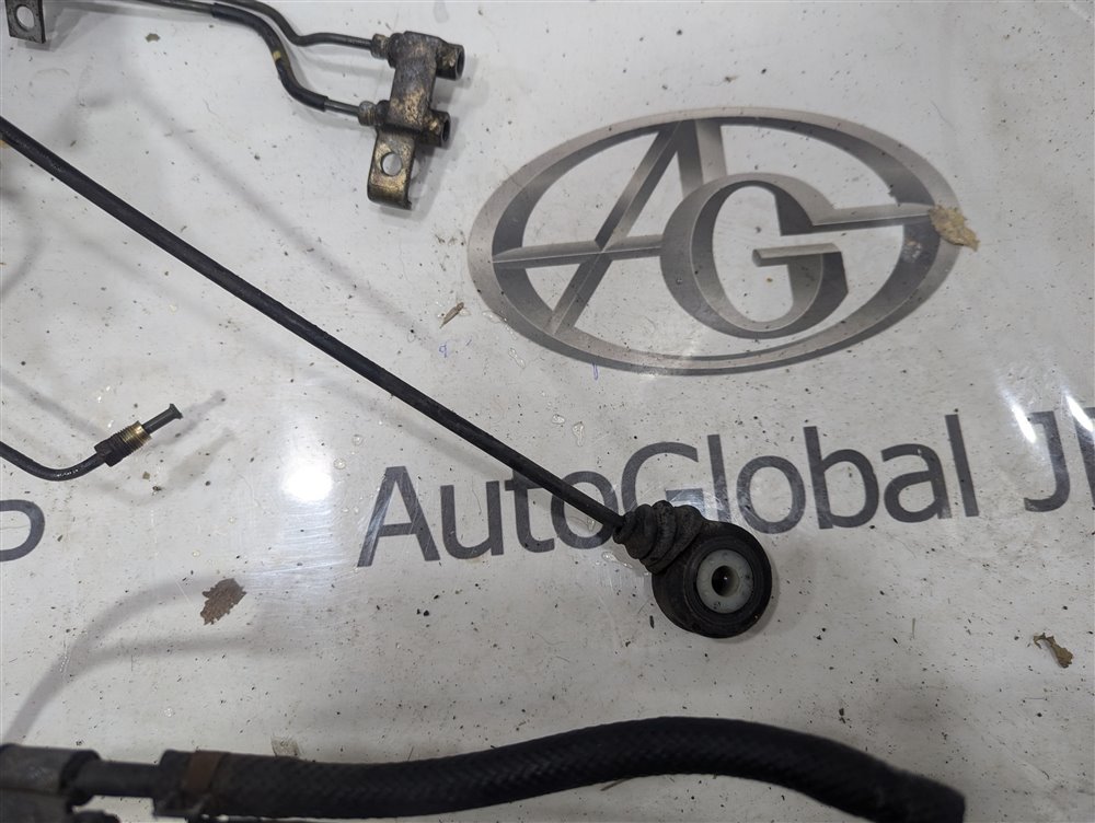 Трубки топливопровода TOYOTA DYNA LY211 3L 1996 (б/у)