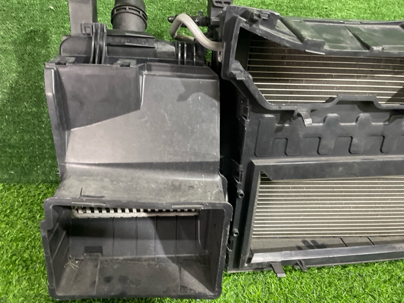 Радиатор основной RENAULT LUTECIA RH5F1 H5FD403 (б/у) Радиатор основной RENAULT LUTECIA RH5F1 H5FD403 (б/у)