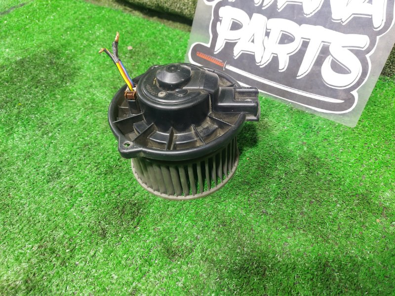 Мотор печки HONDA ODYSSEY RA2 F22B 1995 (б/у) Мотор печки HONDA ODYSSEY RA2 F22B 1995 (б/у)