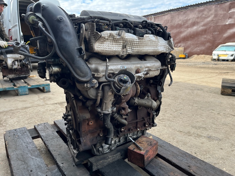 Двигатель Renault 3008 1 DW10CTED4 (RHE) 2.0 HDI 2011 (б/у)