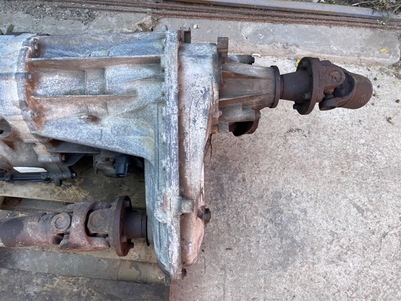 Раздатка FORD F250 F350 F450 6R140 (б/у) Раздатка FORD F250 F350 F450 6R140 (б/у)