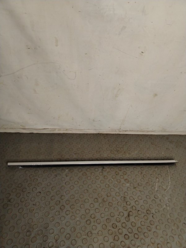 Уплотнитель стекла двери ford mondeo СЕДАН AOBA 2008 перед. прав. (б/у)