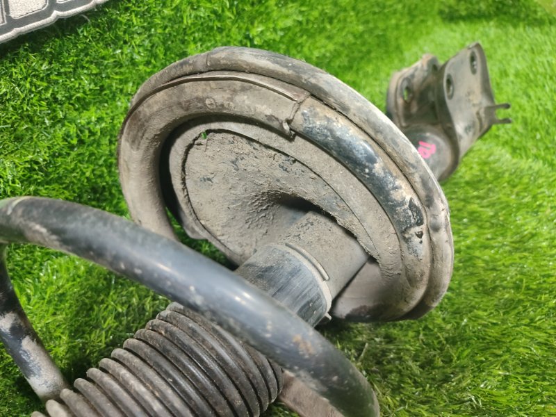 Стойка HYUNDAI GRAND STAREX TQ D4CB 2013 перед. лев. (б/у) Стойка HYUNDAI GRAND STAREX TQ D4CB 2013 перед. лев. (б/у)