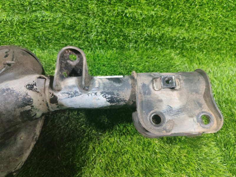 Стойка HYUNDAI GRAND STAREX TQ D4CB 2013 перед. лев. (б/у) Стойка HYUNDAI GRAND STAREX TQ D4CB 2013 перед. лев. (б/у)