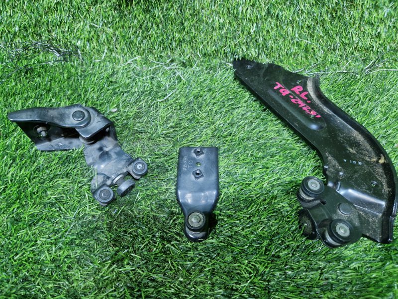 Ролик раздвижной двери HYUNDAI GRAND STAREX TQ D4CB 2015 задн. лев. (б/у)