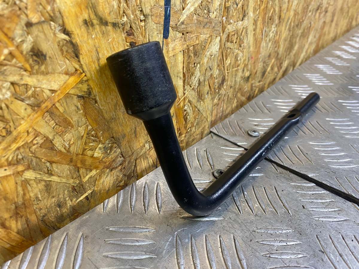 Ключ балонный Omoda C5 1.6 2023 (б/у)