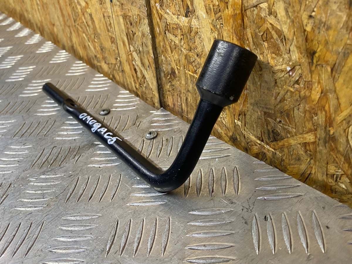 Ключ балонный Omoda C5 1.6 2023 (б/у)