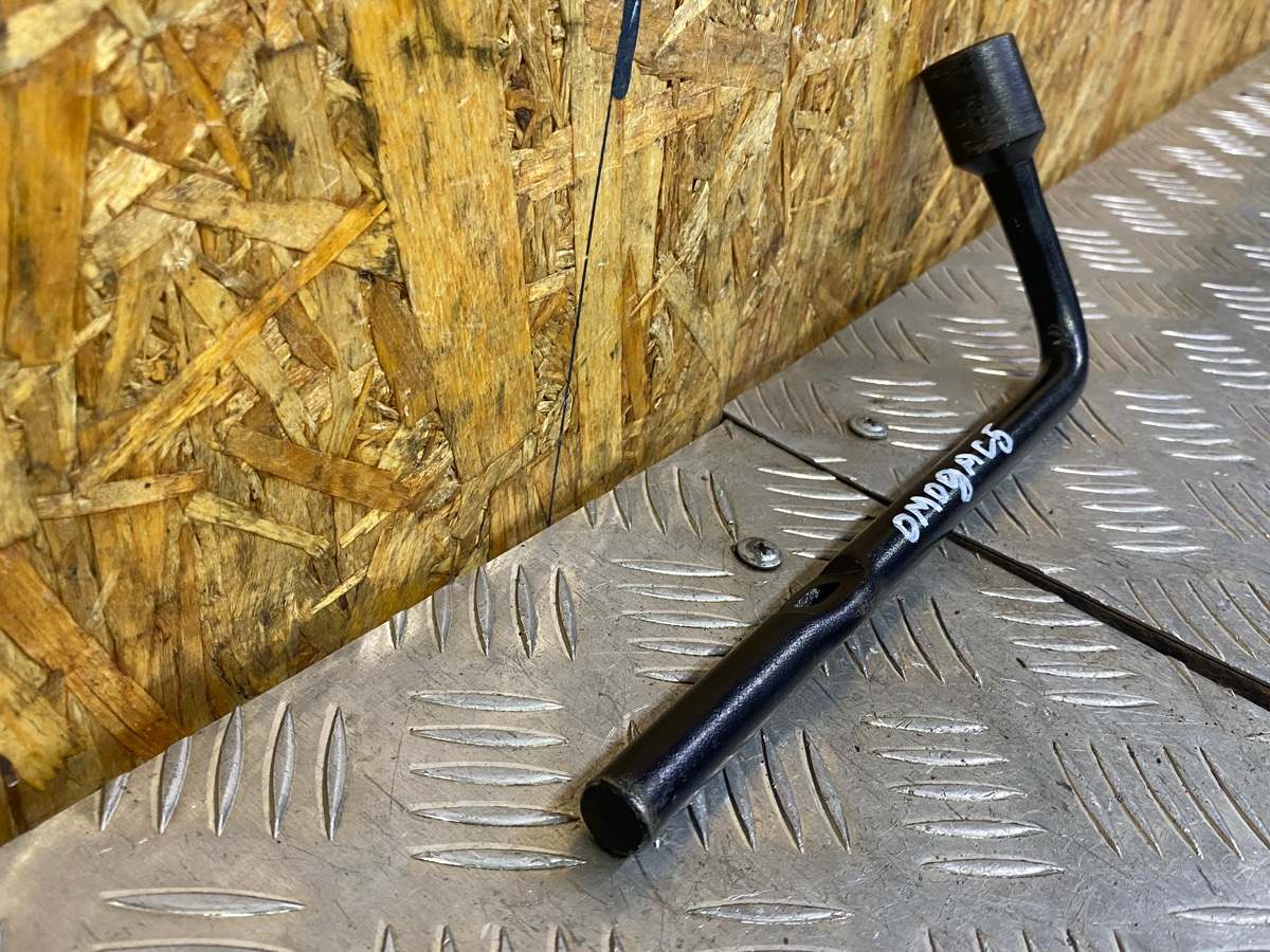 Ключ балонный Omoda C5 1.6 2023 (б/у)