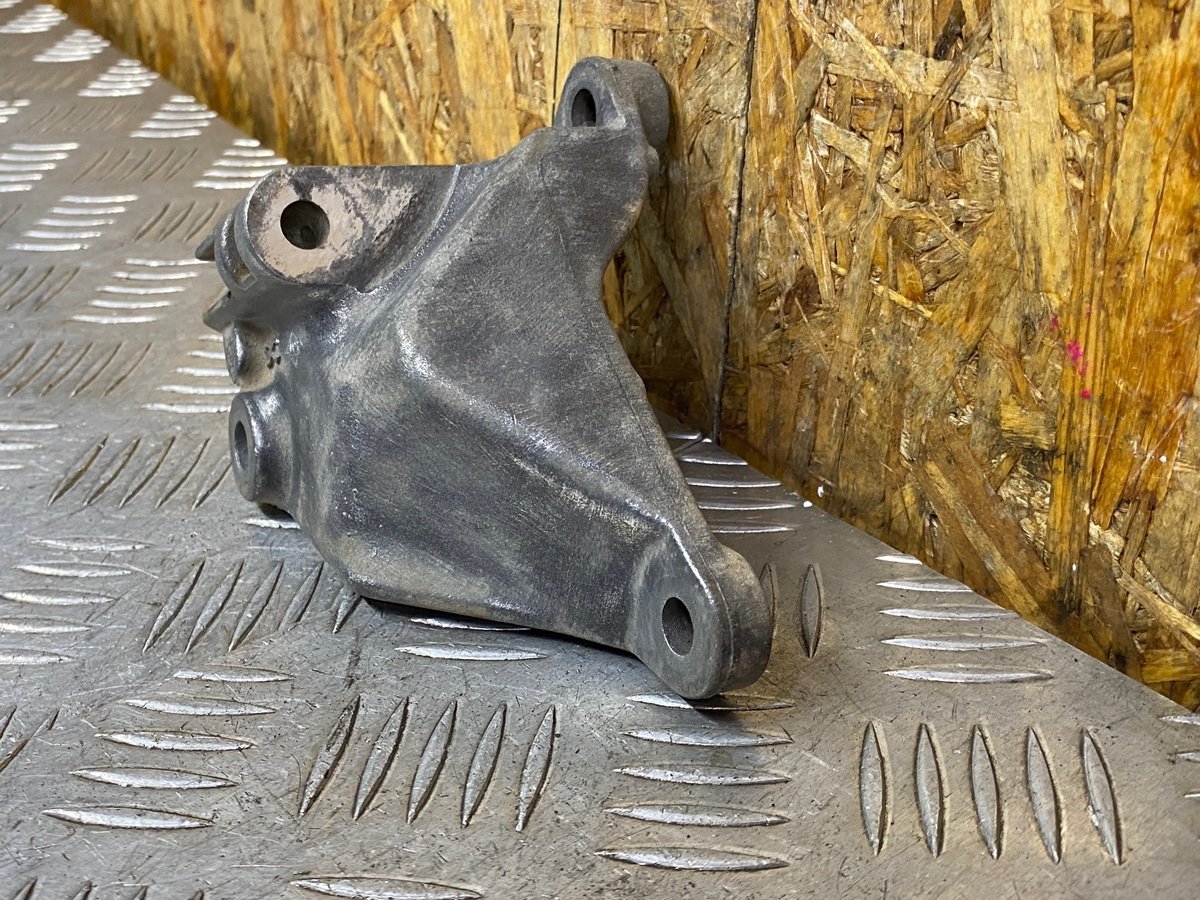 Кронштейн генератора Renault Arkana 1.3 H5H 2020 (б/у)