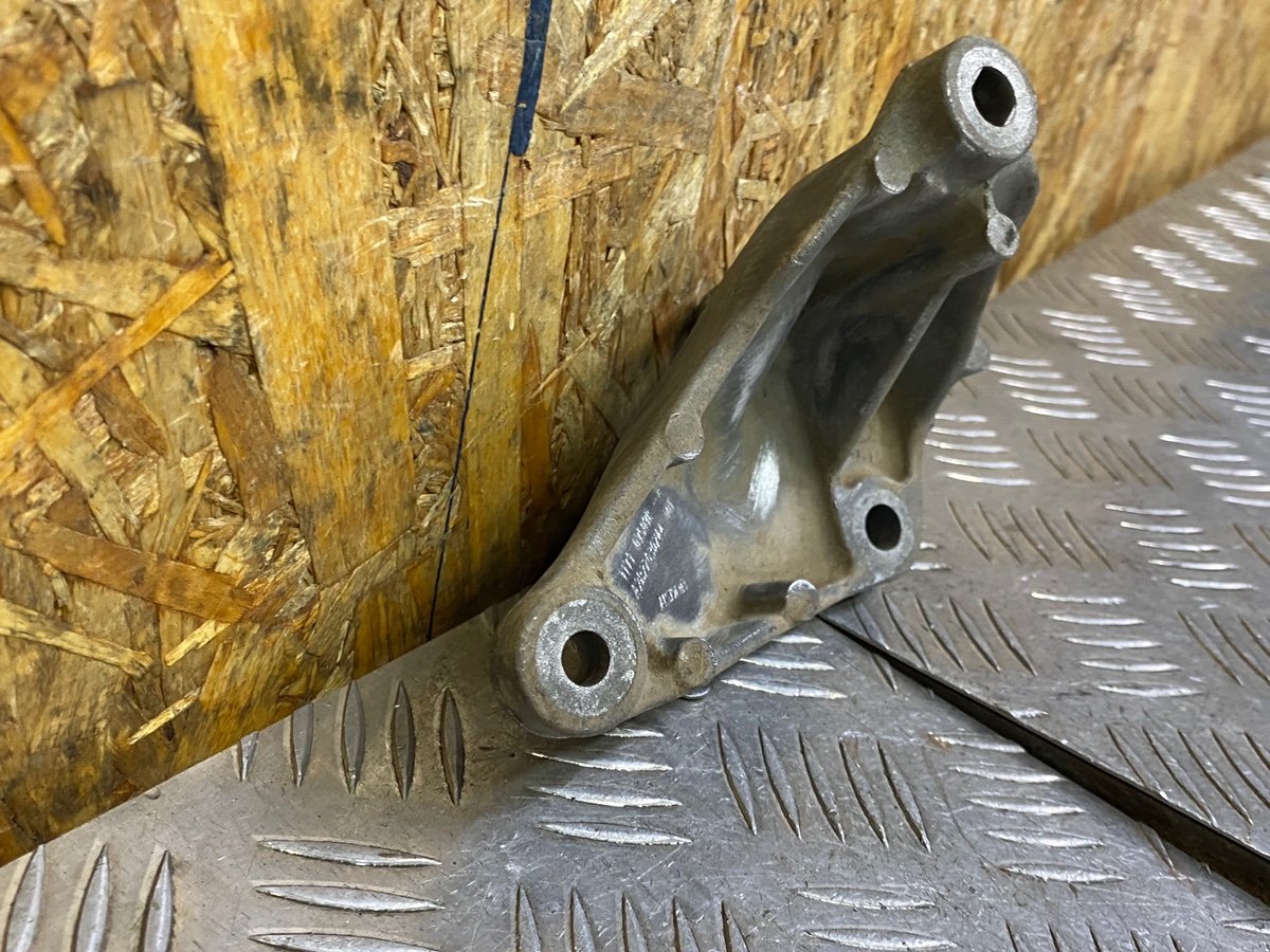 Кронштейн генератора Renault Arkana 1.3 H5H 2020 (б/у)