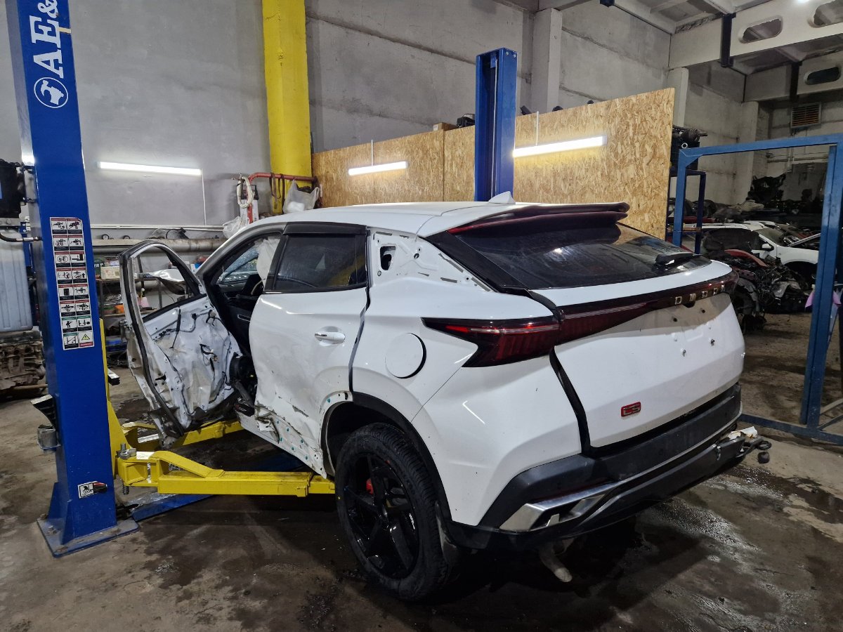 Автомобиль в разбор Omoda C5 2023 1.6 Автомобиль в разбор Omoda C5 2023 1.6