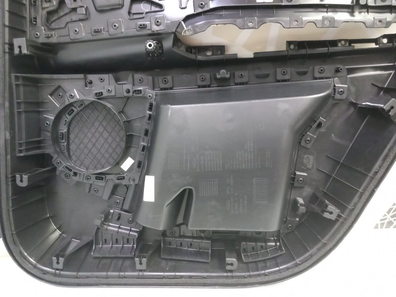 Обшивка боковой двери Exeed VX M36T 2021 задн. лев. 403001003AA (б/у)