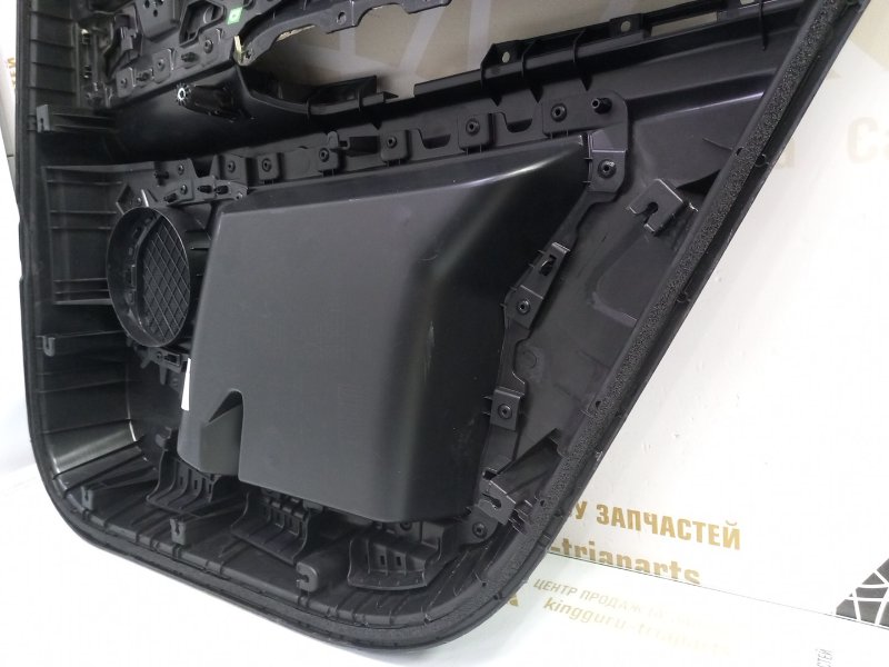 Обшивка боковой двери Exeed VX M36T 2021 задн. лев. 403001003AA (б/у)