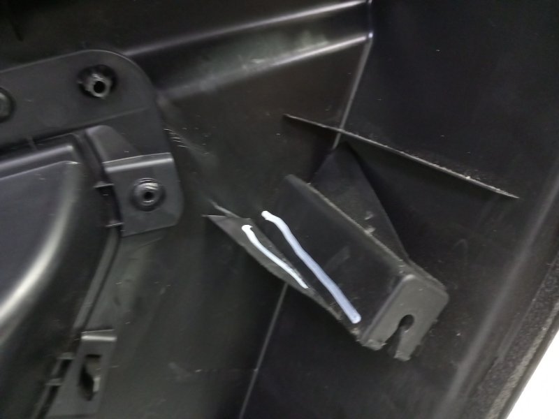 Обшивка боковой двери Exeed VX M36T 2021 задн. лев. 403001003AA (б/у)