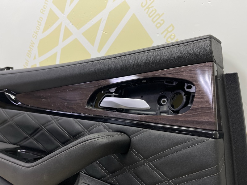 Обшивка двери Exeed VX M36T 2021 задн. лев. 403003983AA (б/у)