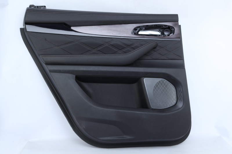 Обшивка двери Exeed VX M36T 2021 задн. лев. 403003983AA (б/у)