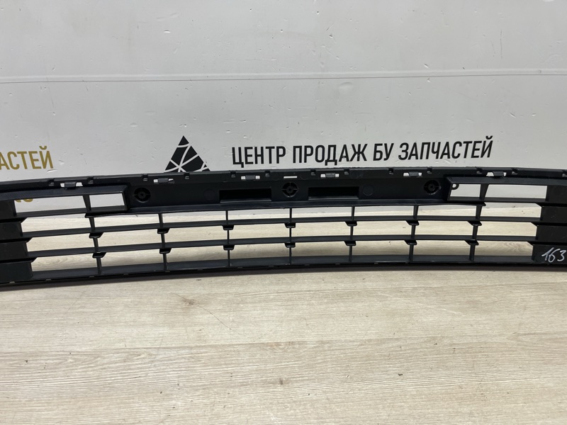 Решетка бампера передняя J7 2019-2023