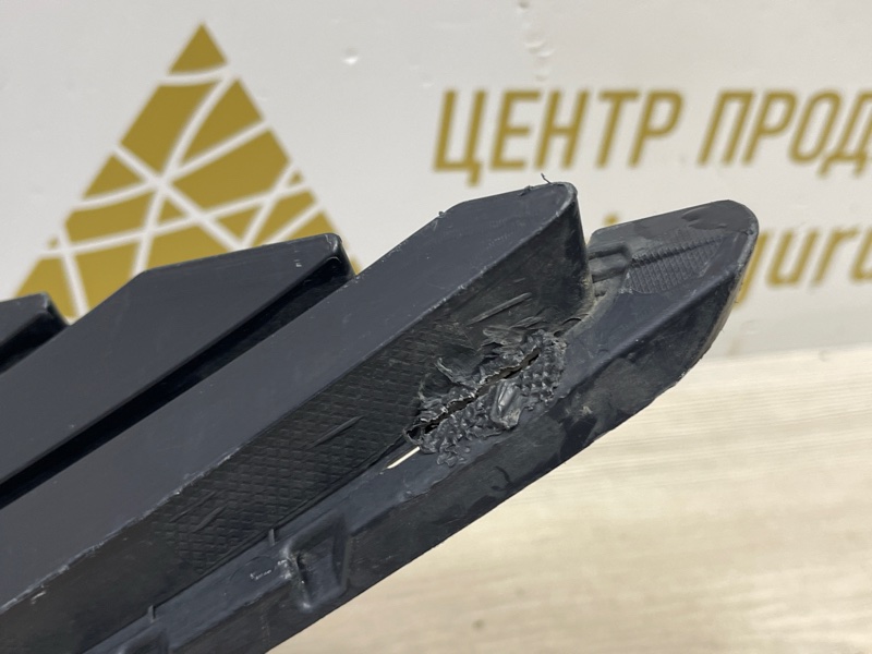Решетка бампера передняя J7 2019-2023
