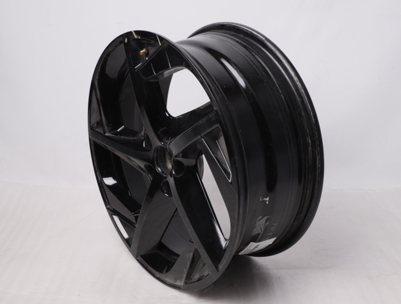 Диск литой R18 Omoda C5 T19C 2022 203000879AA (б/у) Диск литой R18 Omoda C5 T19C 2022 203000879AA (б/у)