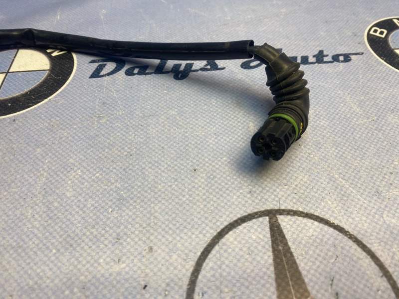 Датчик детонации BMW 750iL E66 N62B48 2005 (б/у) Датчик детонации BMW 750iL E66 N62B48 2005 (б/у)