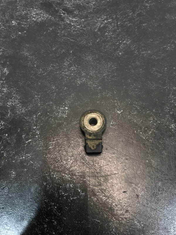 Датчик детонации Mercedes-Benz E-Class W211 M112.949 (б/у) Датчик детонации Mercedes-Benz E-Class W211 M112.949 (б/у)