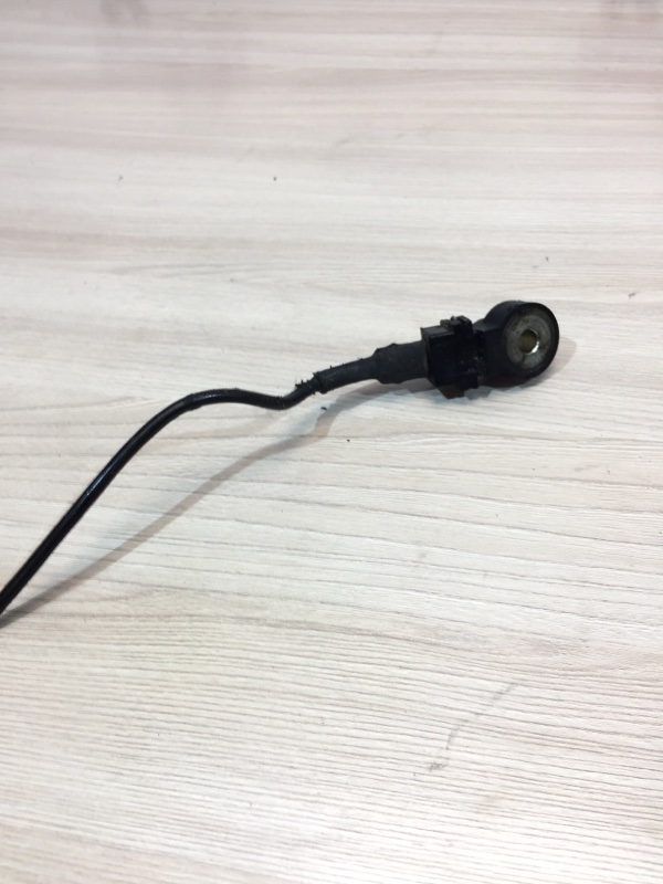 Датчик детонации Mercedes-Benz C-Class W203 M112.912 (б/у) Датчик детонации Mercedes-Benz C-Class W203 M112.912 (б/у)