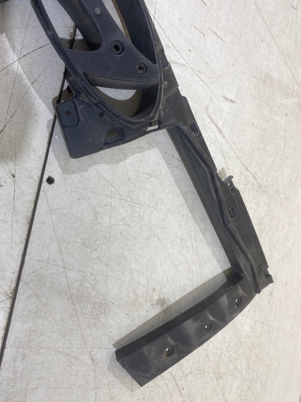 Кронштейн решетки радиатора Hyundai Tucson 3 2018 (б/у)