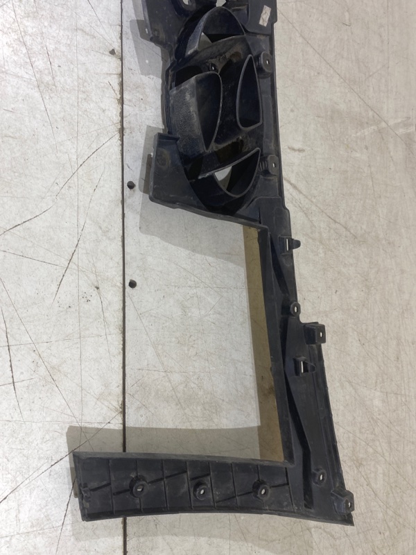 Кронштейн решетки радиатора Hyundai Tucson 3 2018 (б/у)