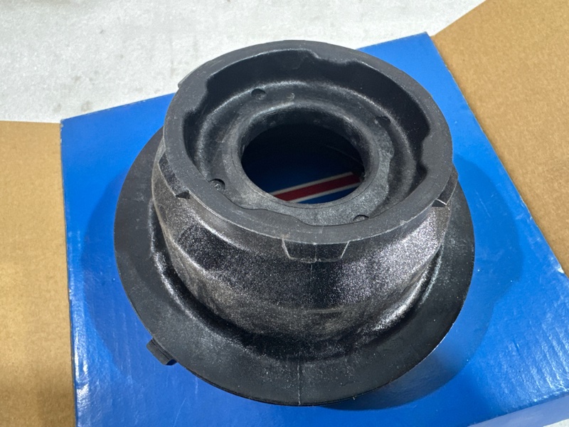 Опора стойки Ford Mondeo перед.