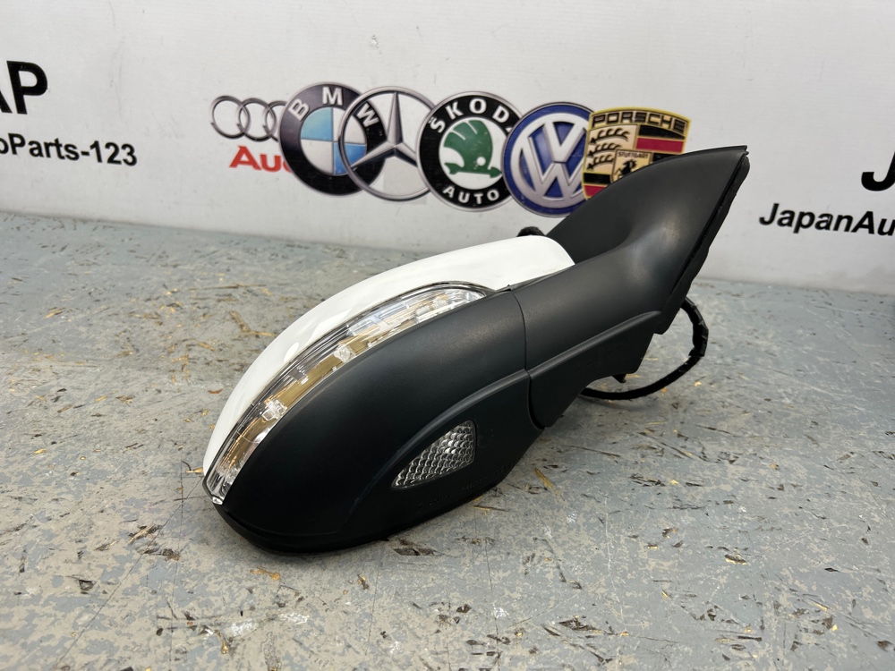Зеркало заднего вида Volkswagen GOLF 2010 прав. (б/у)