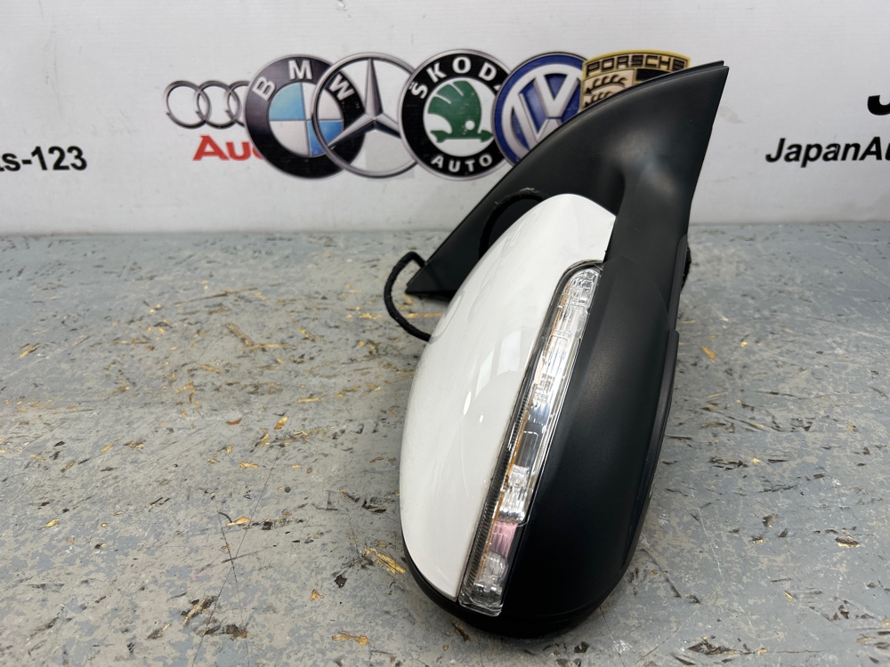 Зеркало заднего вида Volkswagen GOLF 2010 прав. (б/у)