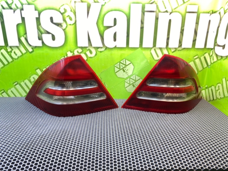 Фонари задние Mercedes-Benz C-Class 2002 W203 OM611.962 2.2 CDI контрактная