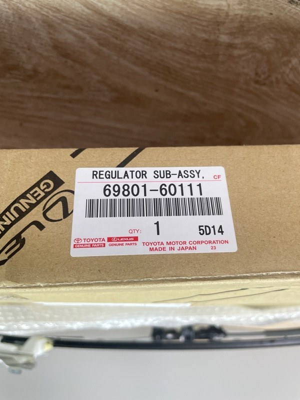 Стеклоподъемник электр. передний правый TOYOTA LAND CRUISER 300 2021 перед. прав.