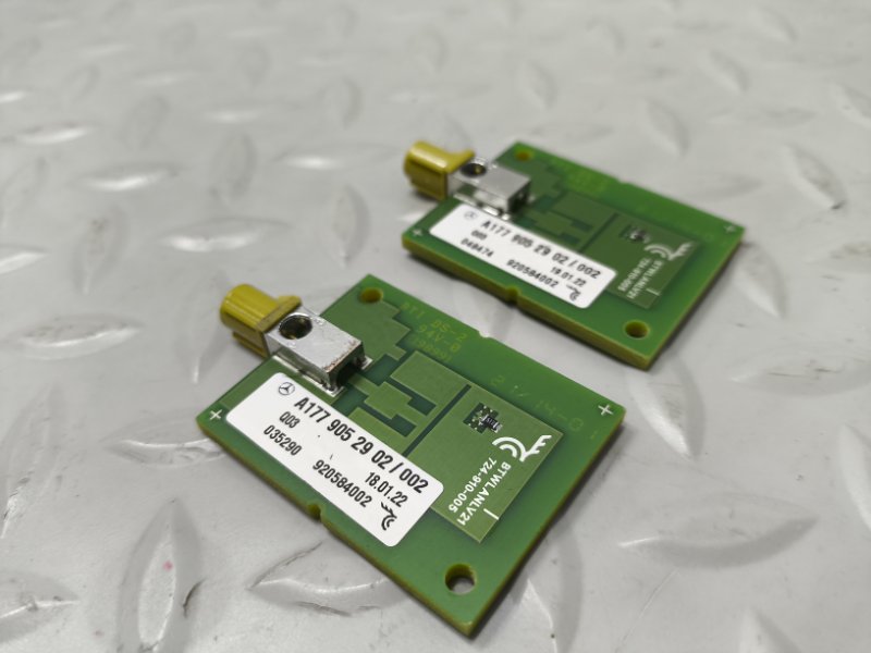 Антенна передняя GLE 2022 W167 / V167 654920