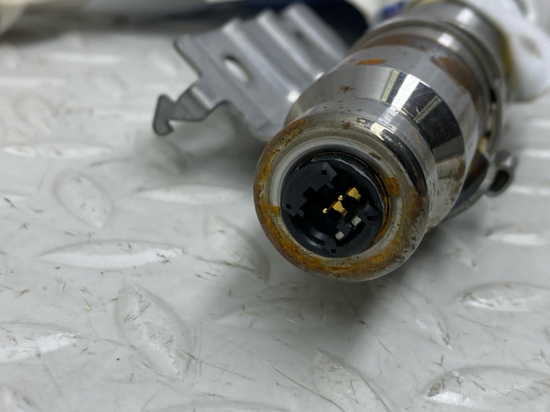 Шторка безопасности Lexus UX 250H 200/250H 2000CC 16-VALVE DOHC 2020 прав. (б/у)