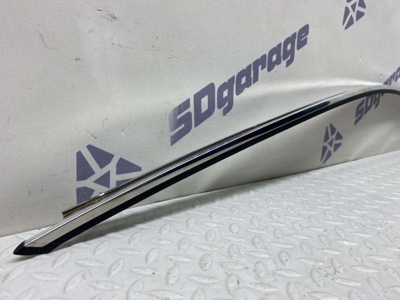 Молдинг двери Lexus UX 250H 200/250H 2000CC 16-VALVE DOHC 2020 перед. лев. (б/у)