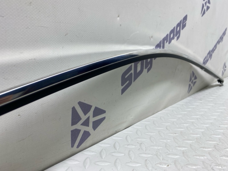 Молдинг двери Lexus UX 250H 200/250H 2000CC 16-VALVE DOHC 2020 перед. лев. (б/у)