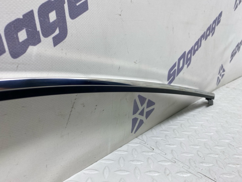 Молдинг двери Lexus UX 250H 200/250H 2000CC 16-VALVE DOHC 2020 перед. лев. (б/у)