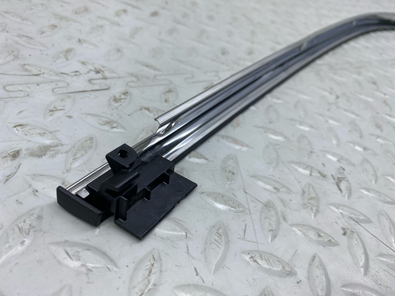 Молдинг двери Lexus UX 250H 200/250H 2000CC 16-VALVE DOHC 2020 перед. лев. (б/у)