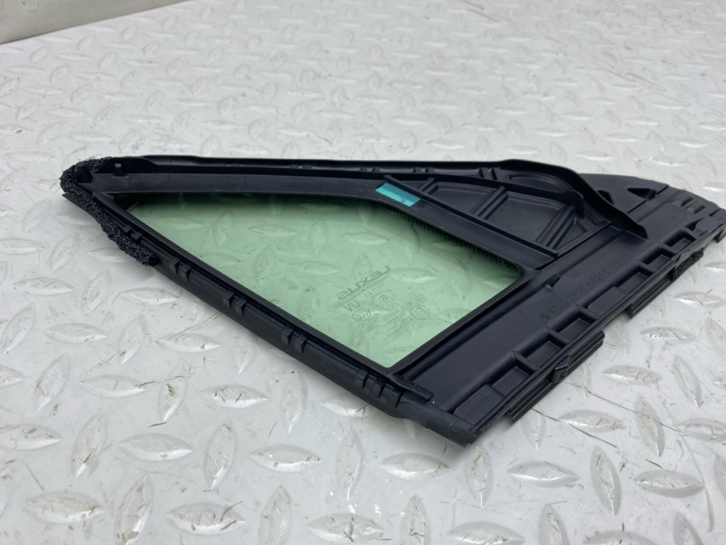 Форточка двери Lexus UX 250H 200/250H 2000CC 16-VALVE DOHC 2020 перед. лев. (б/у)