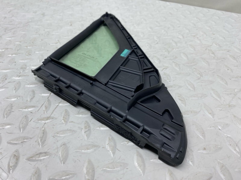 Форточка двери Lexus UX 250H 200/250H 2000CC 16-VALVE DOHC 2020 перед. лев. (б/у)