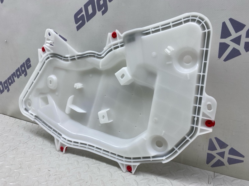 Накладка двери Lexus UX 250H 200/250H 2000CC 16-VALVE DOHC 2020 перед. лев. (б/у)