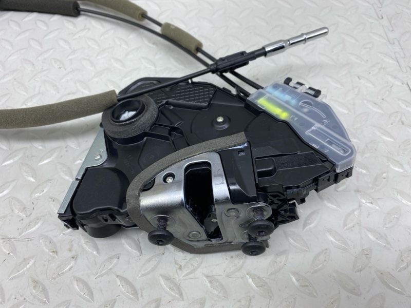 Замок двери Lexus UX 250H 200/250H 2000CC 16-VALVE DOHC 2020 перед. лев. (б/у)