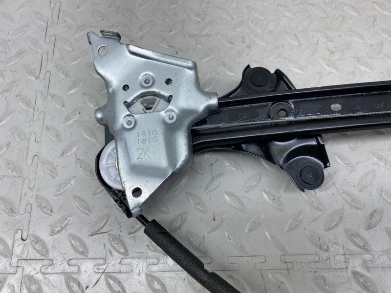 Стеклоподъемник Lexus UX 250H 200/250H 2000CC 16-VALVE DOHC 2020 перед. лев. (б/у)
