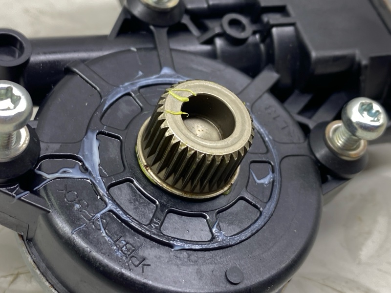 Моторчик стеклоподъемника Lexus UX 250H 200/250H 2000CC 16-VALVE DOHC 2020 перед. лев. (б/у) Моторчик стеклоподъемника Lexus UX 250H 200/250H 2000CC 16-VALVE DOHC 2020 перед. лев. (б/у)