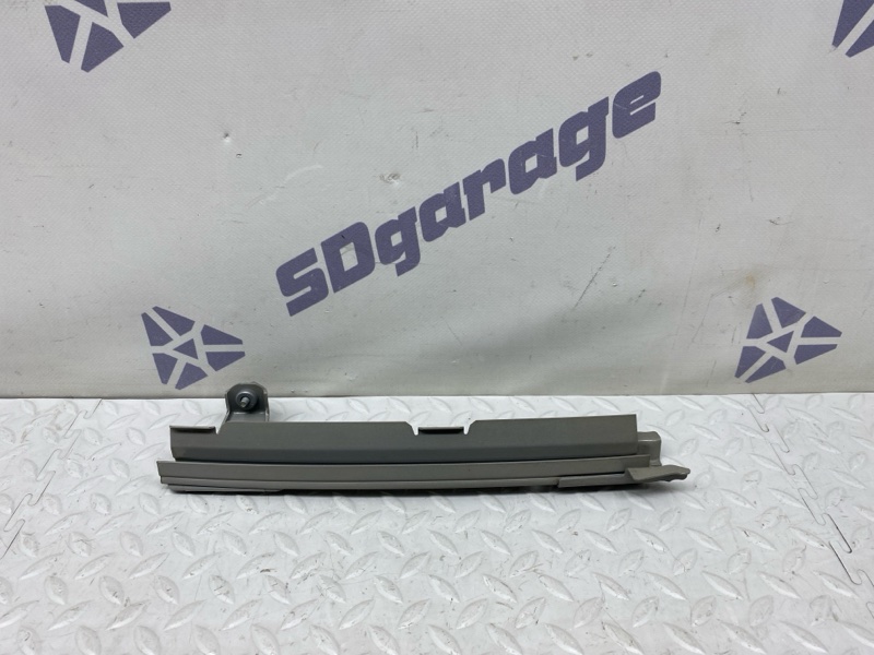 Направляющая стекла двери Lexus UX 250H 200/250H 2000CC 16-VALVE DOHC 2020 перед. лев. (б/у)