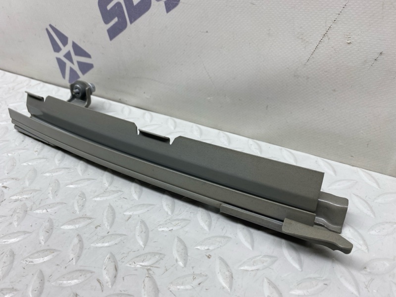 Направляющая стекла двери Lexus UX 250H 200/250H 2000CC 16-VALVE DOHC 2020 перед. лев. (б/у)