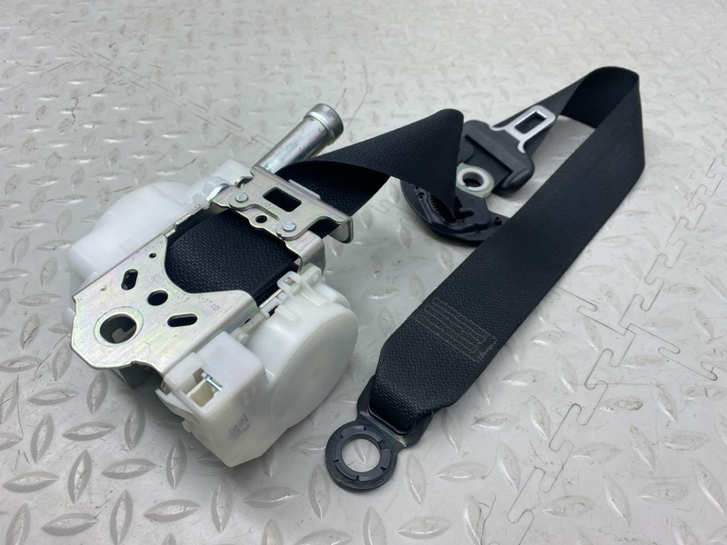 Ремень безопасности Lexus UX 250H 200/250H 2000CC 16-VALVE DOHC 2020 перед. прав. (б/у)