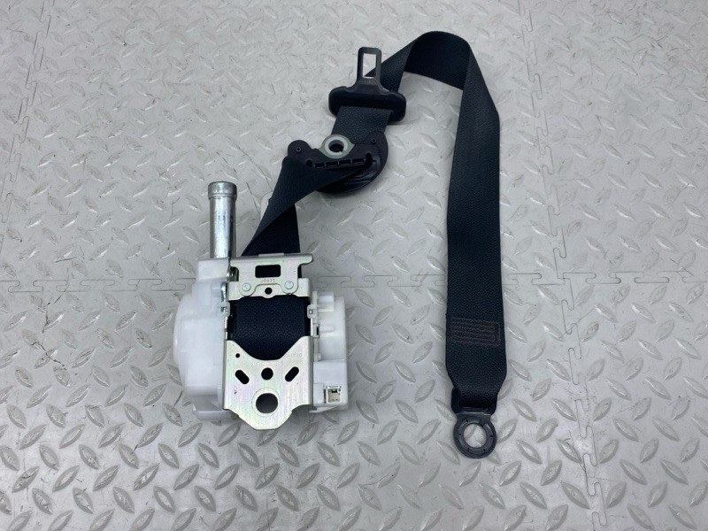 Ремень безопасности Lexus UX 250H 200/250H 2000CC 16-VALVE DOHC 2020 перед. прав. (б/у)