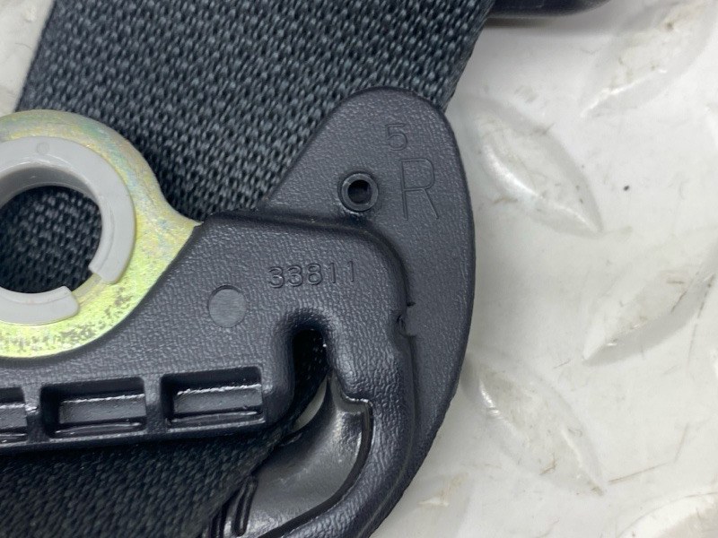 Ремень безопасности Lexus UX 250H 200/250H 2000CC 16-VALVE DOHC 2020 перед. прав. (б/у)